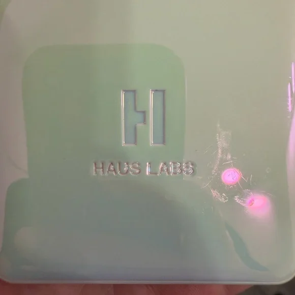 Haus Labs Bio Radiant Gel Powder Highlighter - Picture 3 of 4